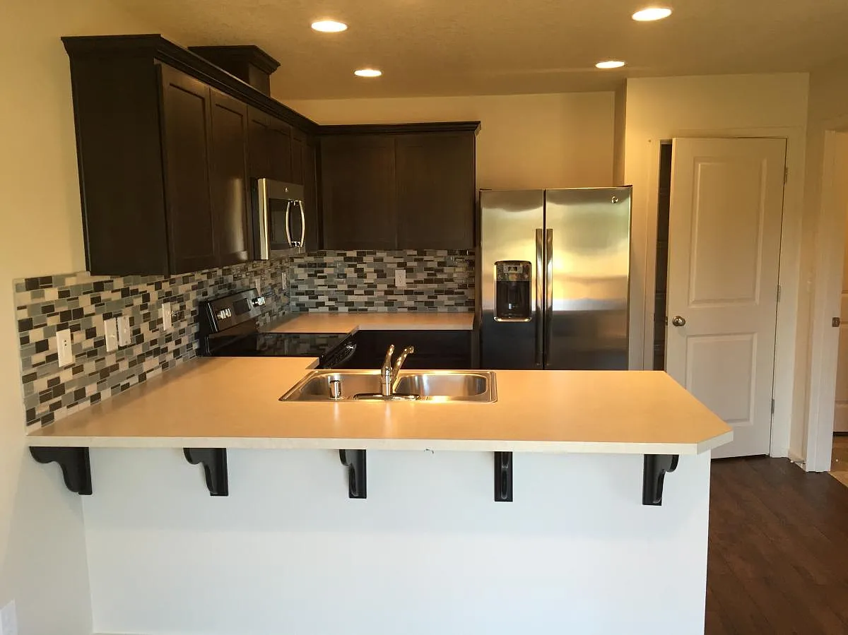 3 bed, 2.5 bath, 1591 sqft, $2,600 — Photo 3
