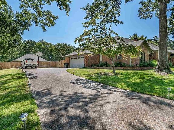 3rd image of 5808 Churchill Dr
