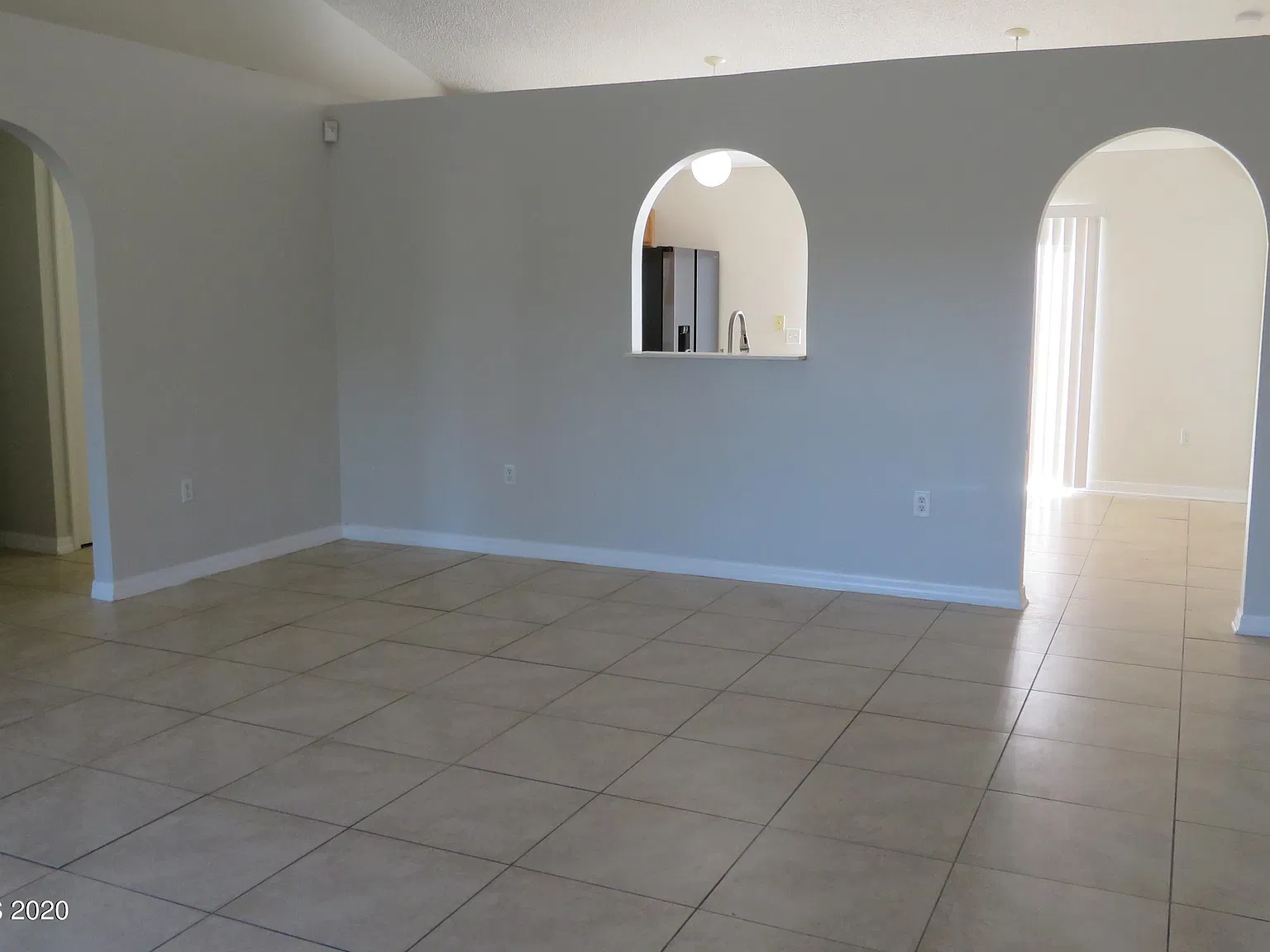 3 bed, 2.0 bath, 1350 sqft, $1,795 — Photo 2