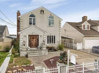 300 E Shore Dr, Massapequa, NY 11758