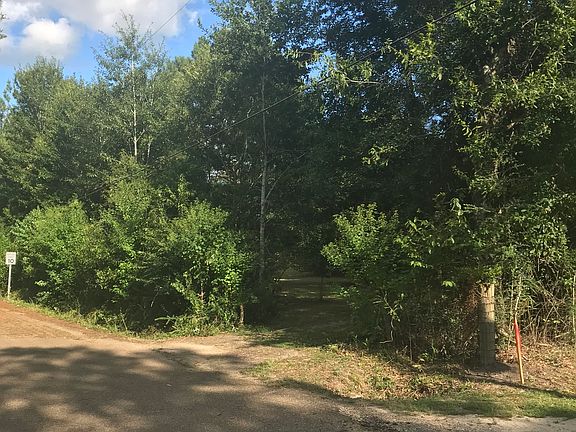 3rd image of 64084 Connell Ln