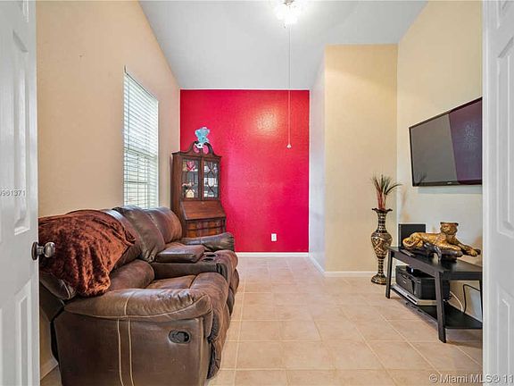 3rd image of 5612 Enclave Ln