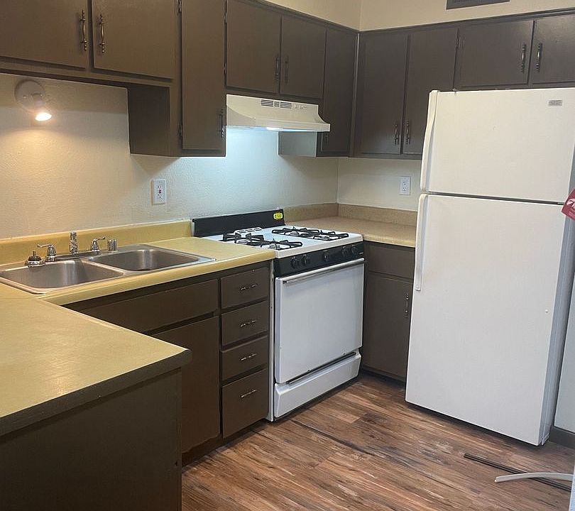 1st image of 303 Alvarado Dr SE Unit 4