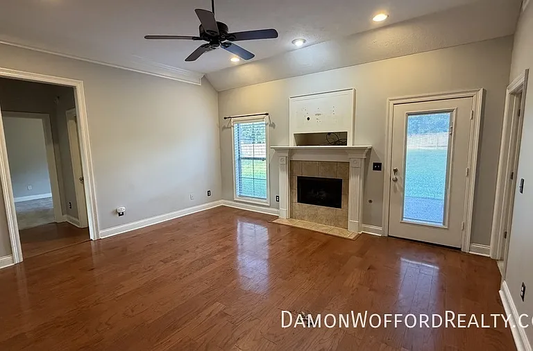 105 Laurel Ridge Rd — Photo 3