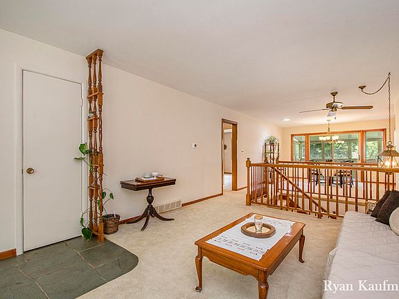 4th image of 2040 Valley Forge St NW