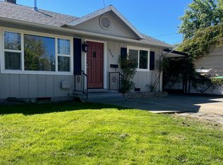929 Mount Pitt Ave, Medford, OR 97501