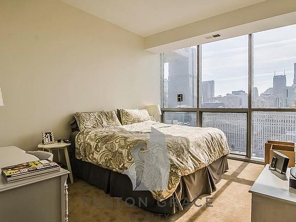 5th image of 303 W Ohio St #303