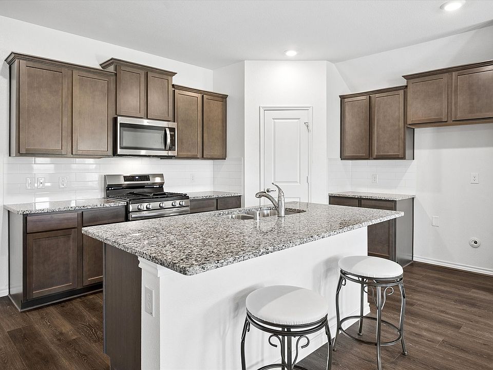 1st image of 407 Willow View Way