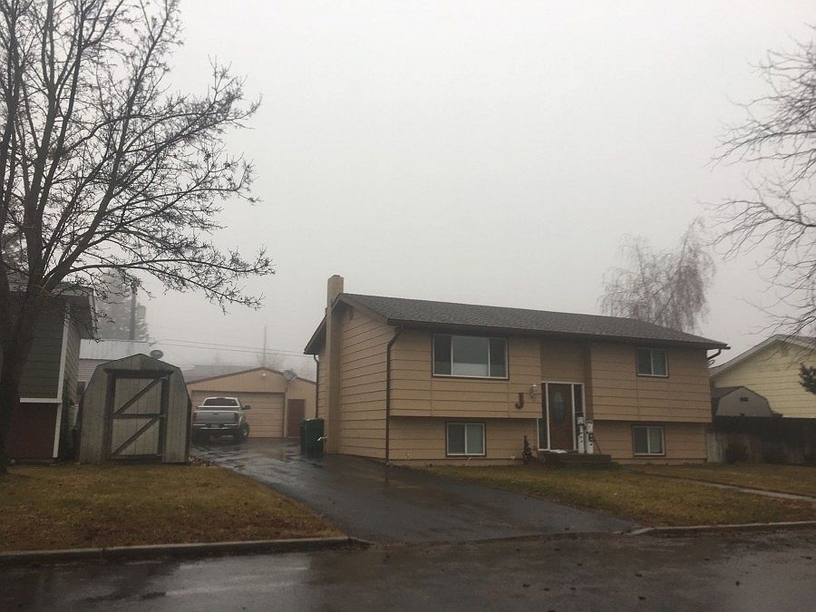 2nd image of 812 Villard St