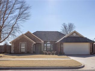 2306 Ez Go Dr, Weatherford, OK 73096