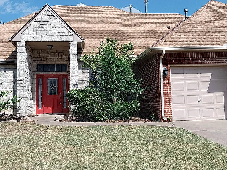 17020 Wales Green Ave — Photo 2