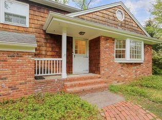 18 Skyline Dr, Warren, NJ 07059