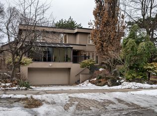 1 Chipstead Rd, Toronto, ON M3B3E5