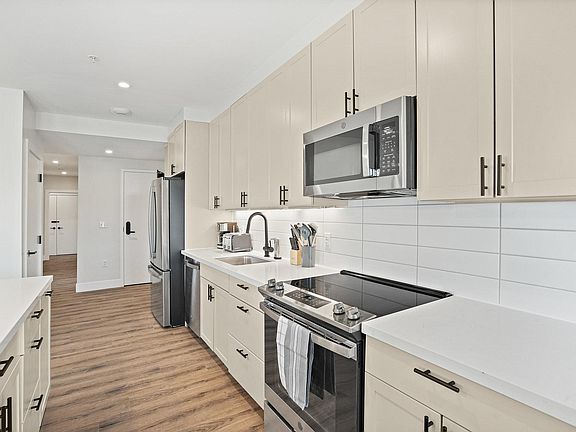2nd image of 225 Vine St NW #406-4