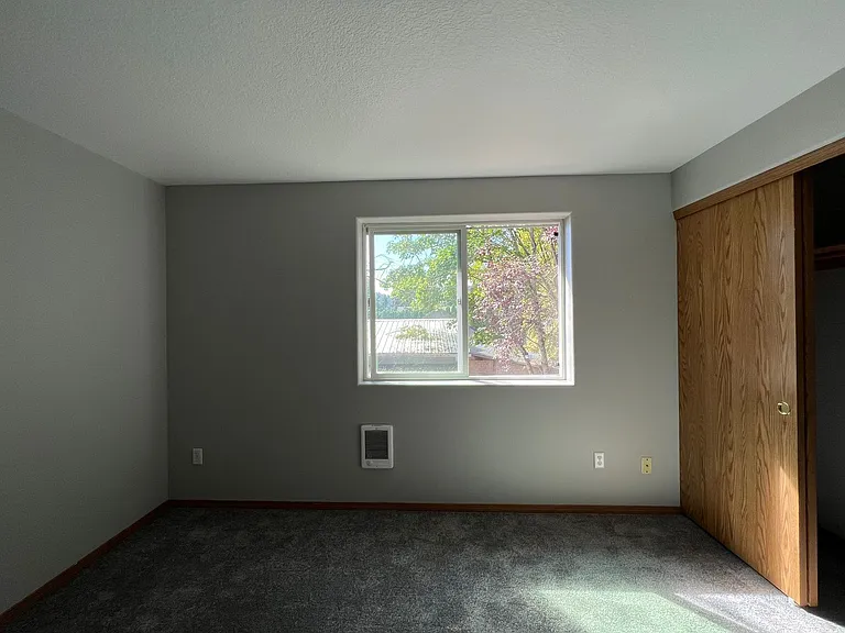 Garden Apartments — Photo 30
