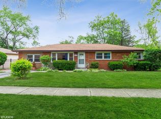 842 E Lilly Ln, Palatine, IL