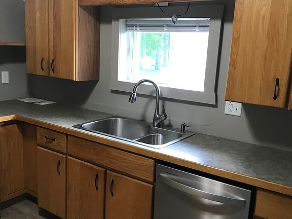 3rd image of 800 E State St
