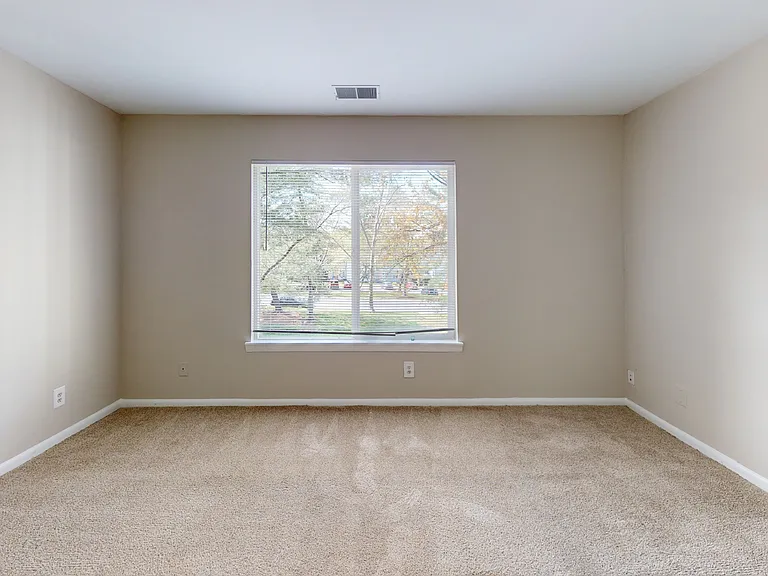 Canterbury Apartments — Photo 51