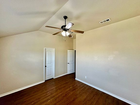 4th image of 600 Sladecek Dr #B