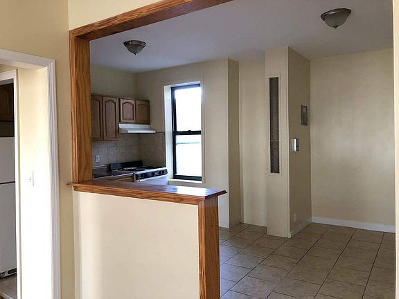 4th image of 1441 Dekalb Ave APT 9