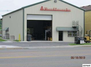 330 Wears Valley Rd, Pigeon Forge, TN 37863