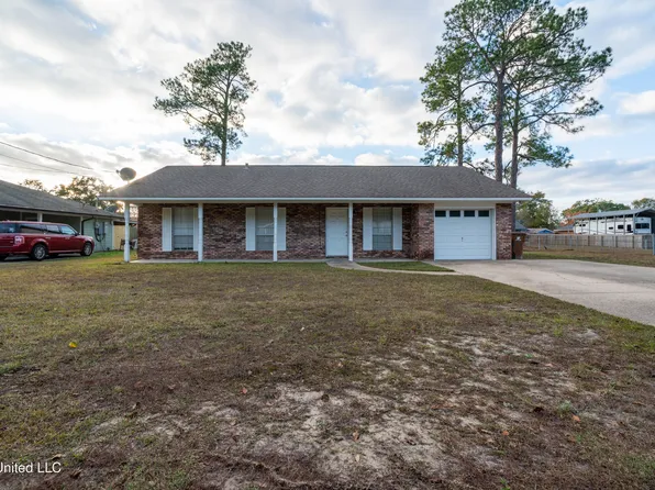 305 Rita Ln, Long Beach, MS 39560