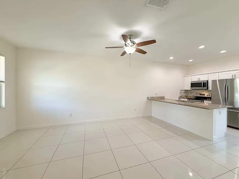 2 W Orange St #102 — Photo 12