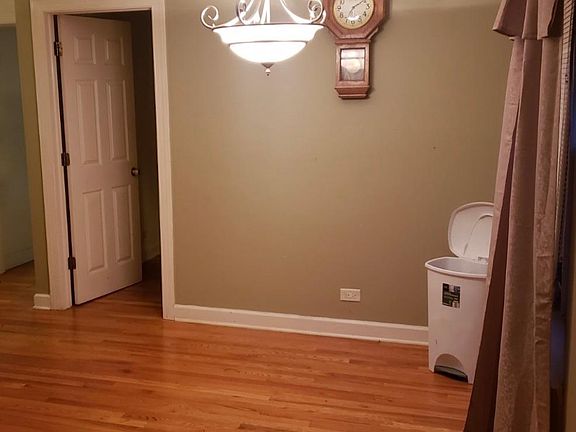 3rd image of 7341 S Kedzie Ave APT 1S