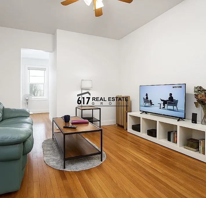 5 bed, 1550 sqft, $4,600 — Photo 2