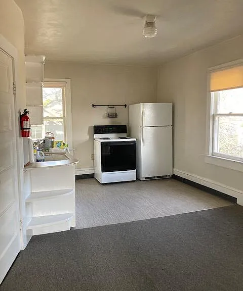 Kitchen / dining room / pantry
