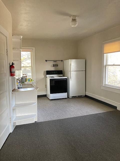 Kitchen / dining room / pantry