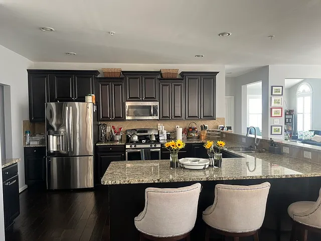 Winterbourne Dr — Photo 2