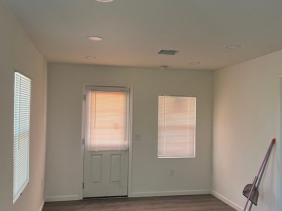 3rd image of 3127 N Los Altos Ave
