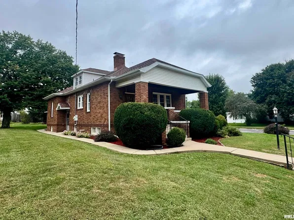 511 N Franklin St, Roanoke, IL 61561