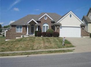 3104 NE 70th St, Kansas City, MO 64119