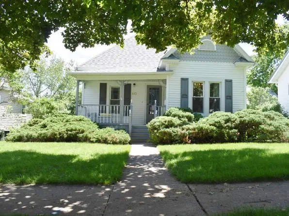 40 5th St NW, Oelwein, IA 50662