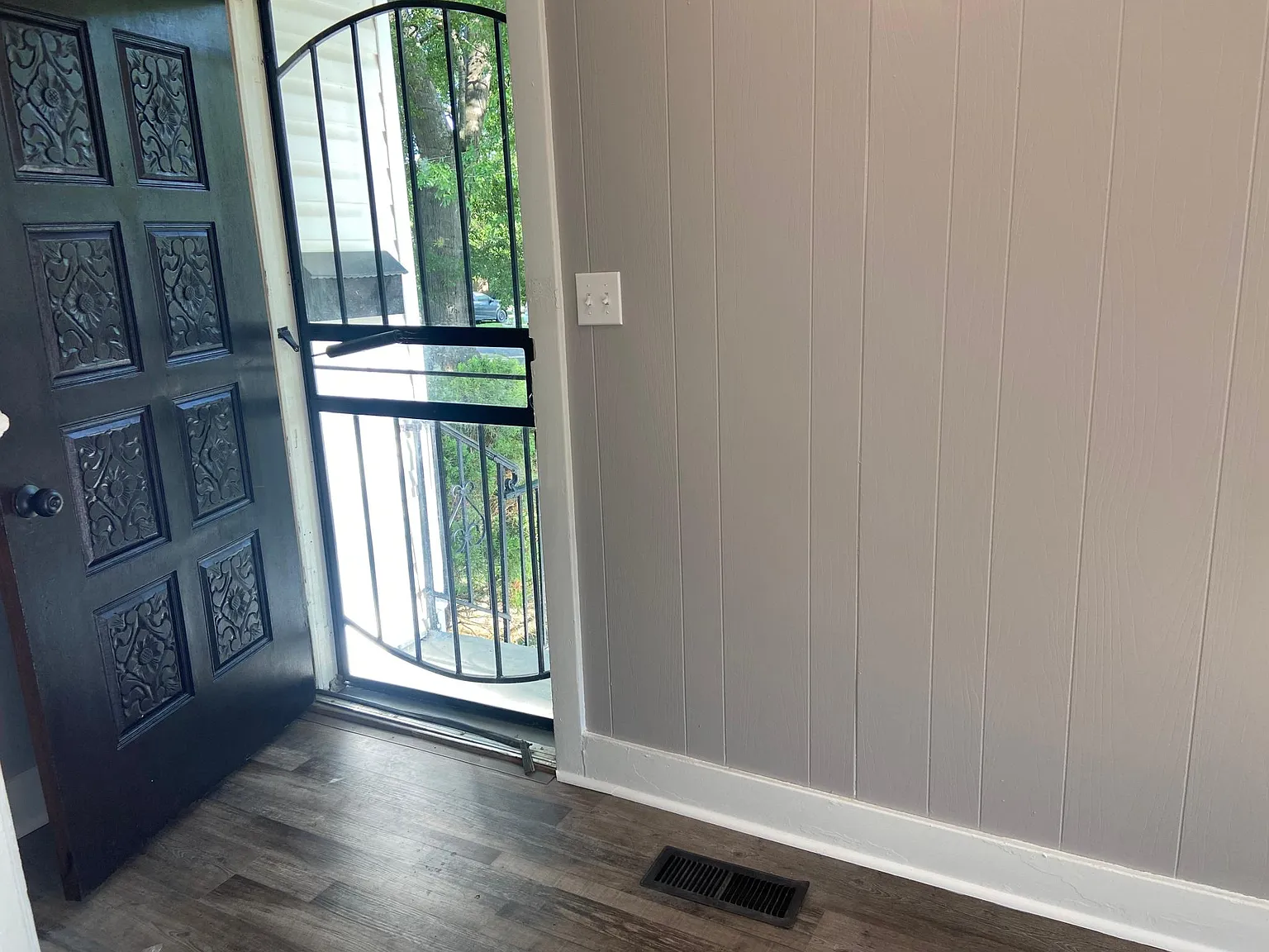 1412 Montview Rd — Photo 3