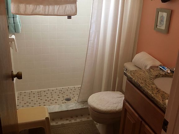 3rd image of 472 Joy Haven Dr