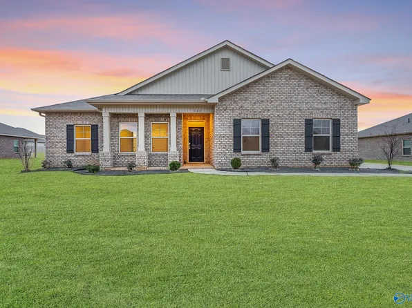 300 Dinner Tree Sq, Huntsville, AL 35811