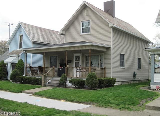 2nd image of 137 4th St SE