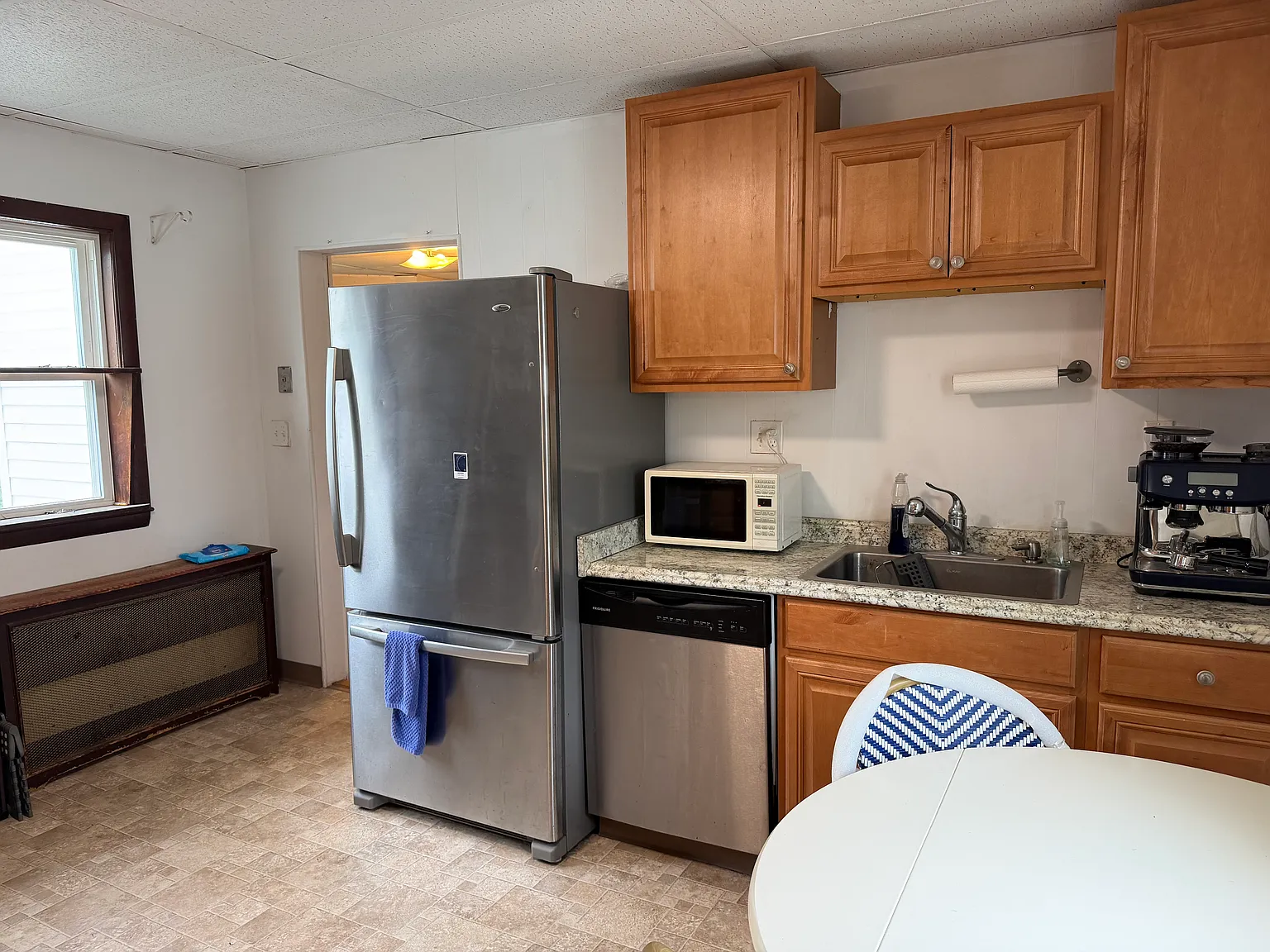 4 bed, 1200 sqft, $4,250 — Photo 2