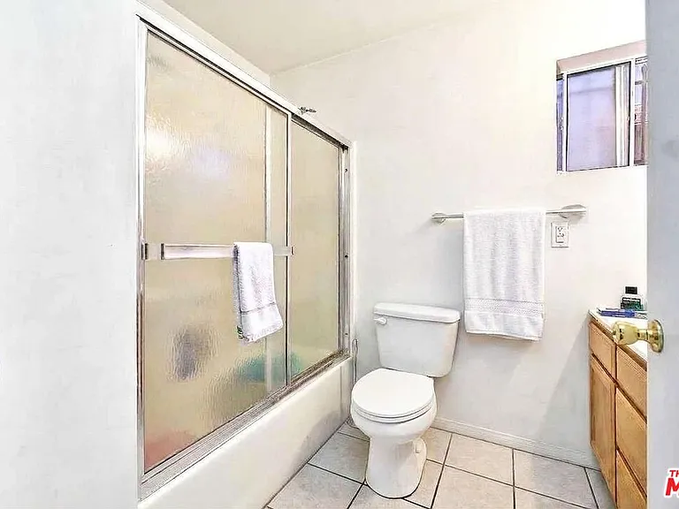 1231 S Harvard Blvd — Photo 5