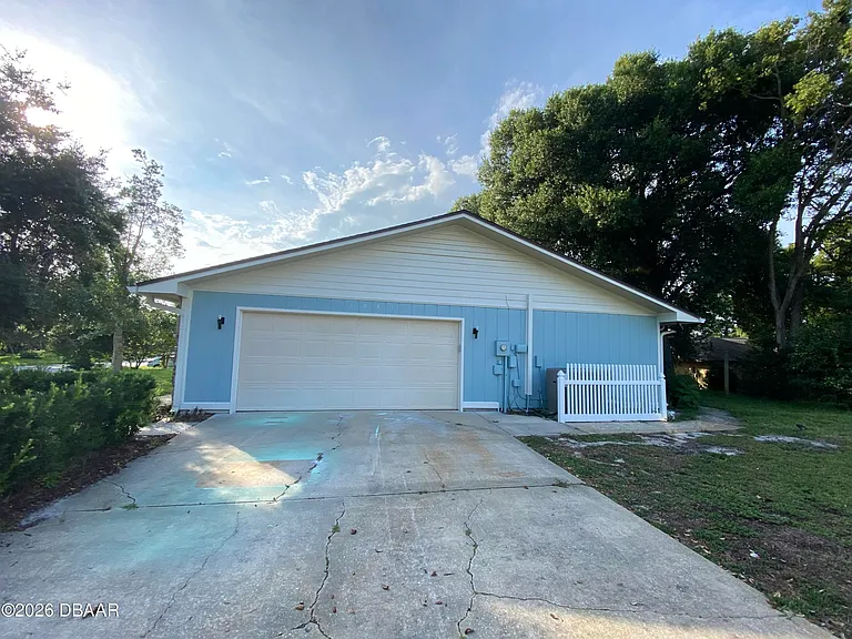 1031 Club House Blvd — Photo 33