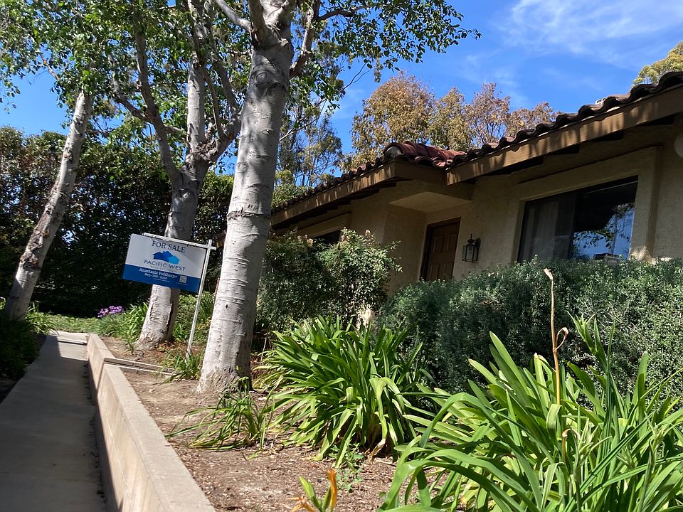 1st image of 587 Riley Ln