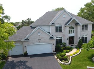 26W143 Prestwick Ln, Winfield, IL 60190