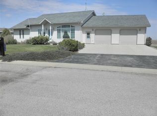 2924 Ollendieck Rd, Ridgeway, IA 52165