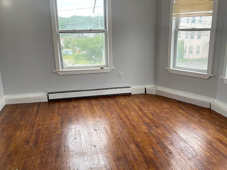 184 Bartlett St #1 — Photo 3