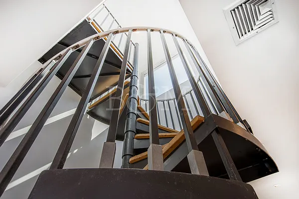 Sold by Brick&Mortar | media 21