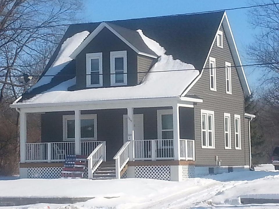 1015 CEDAR AVE