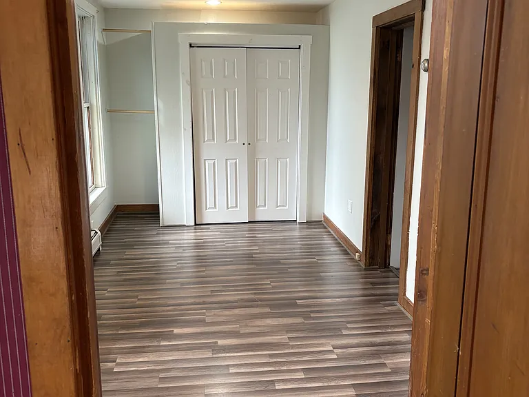 881 Main St #4 — Photo 4